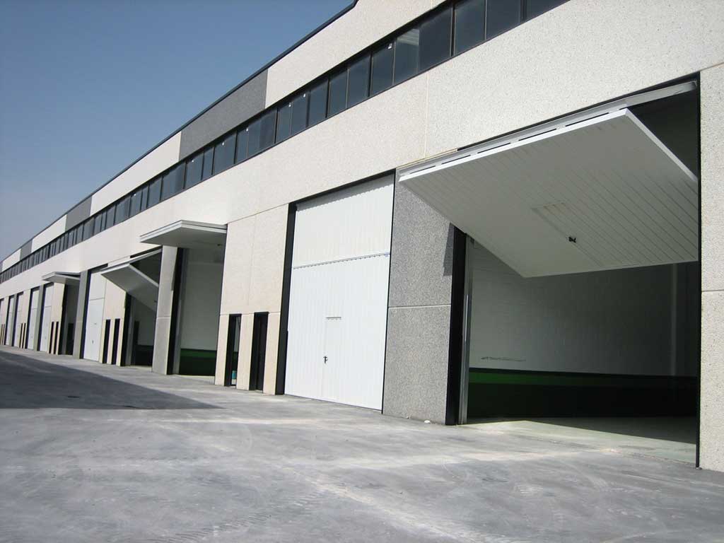 Puerta Automática Industrial Basculante Contrapesada – Novoferm - Imagen 8