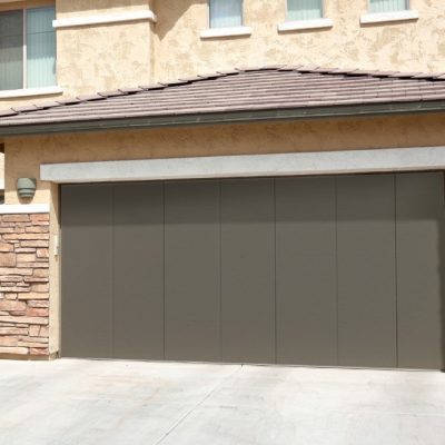 Puerta Automática de Garaje Seccional - Maguisa Gandía con Apertura Lateral